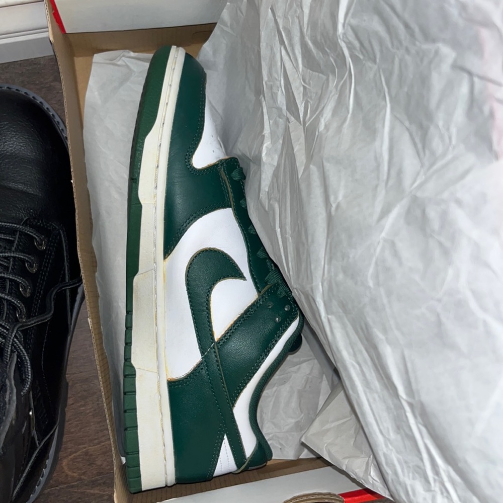 Nike dunk low “ Michigan state “
